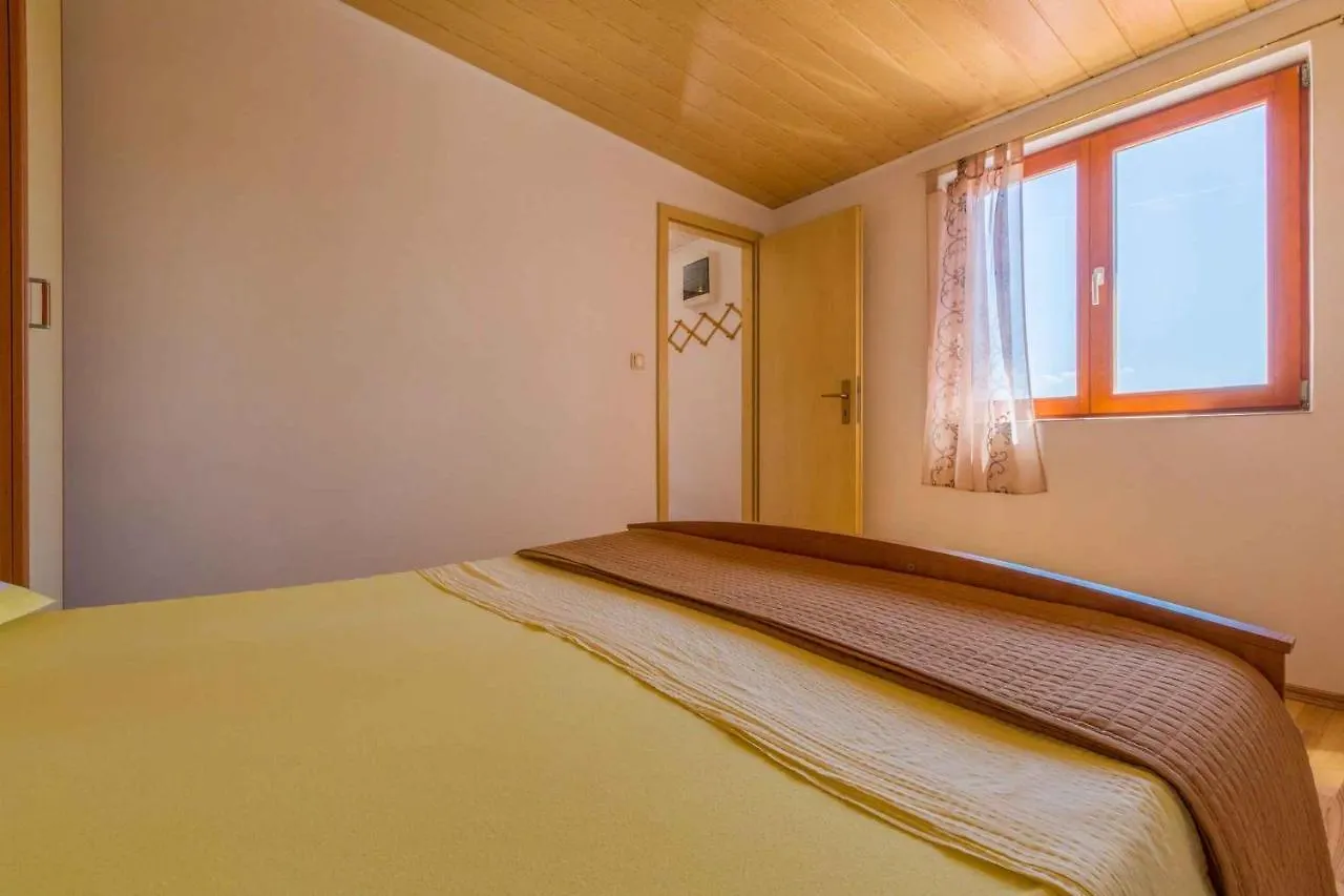 Apartment In Crikvenica 13731 Croácia